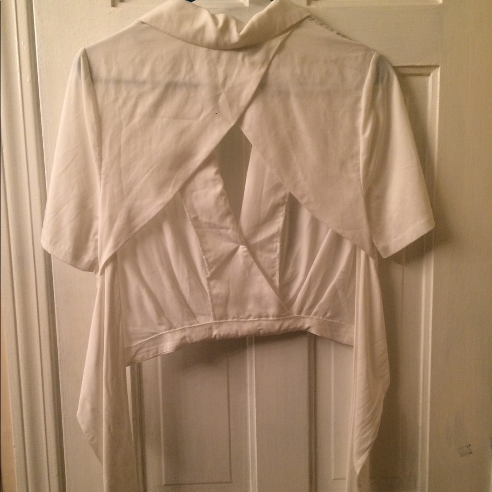 Cropped Open Back Top - Picture 4 of 5