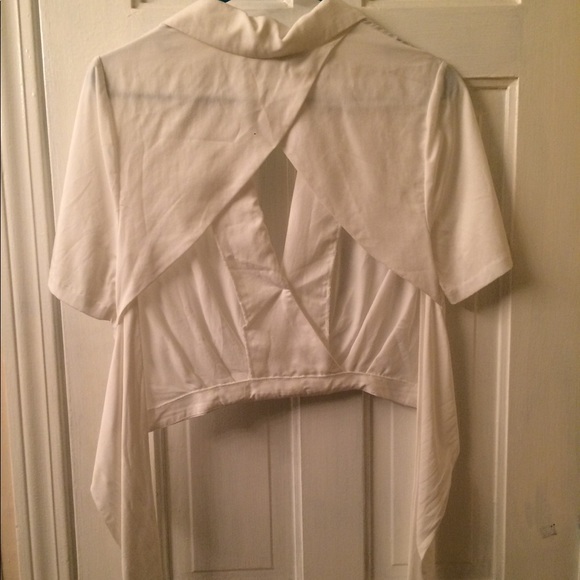 Cropped Open Back Top - Picture 4 of 5