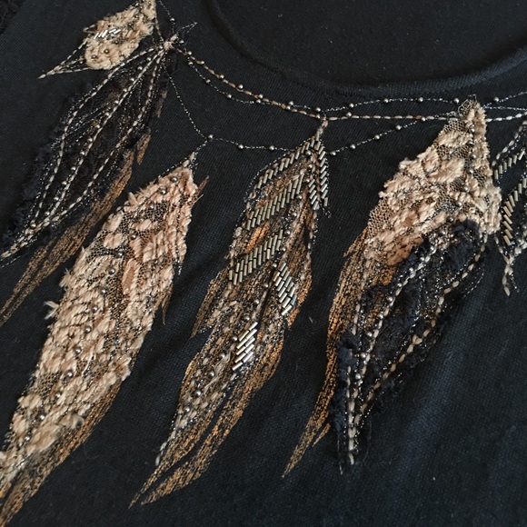 Loose fit quarter sleeve w/ delicate embroidery - Picture 3 of 4