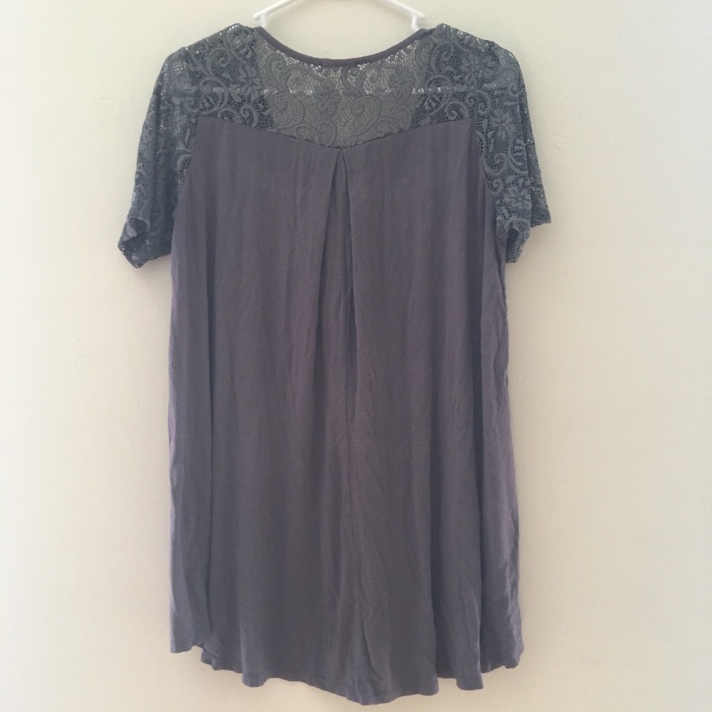 Capsleeve Lace Detail Top - Picture 4 of 5
