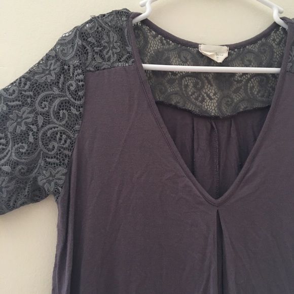 Capsleeve Lace Detail Top - Picture 2 of 5