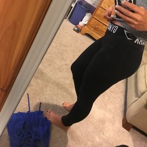 Gym shark leggings