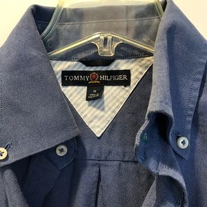 Tommy Hilfiger button down *great condition*