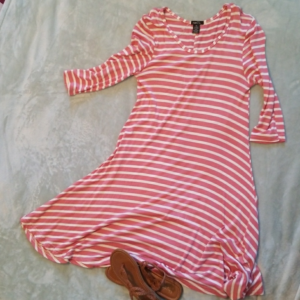 Kneelength Pink Striped Summer Dress