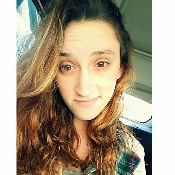 Meet your Posher, Stephanie - Picture 1 of 1