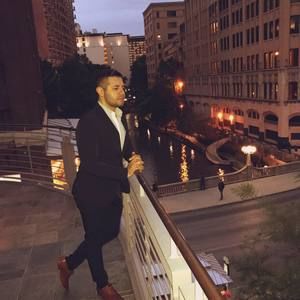 Meet your Posher, Alvaro