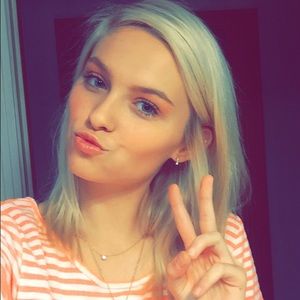 Meet your Posher, Alexis