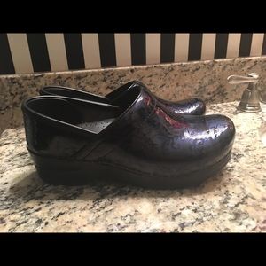 NEW DANSKO'S