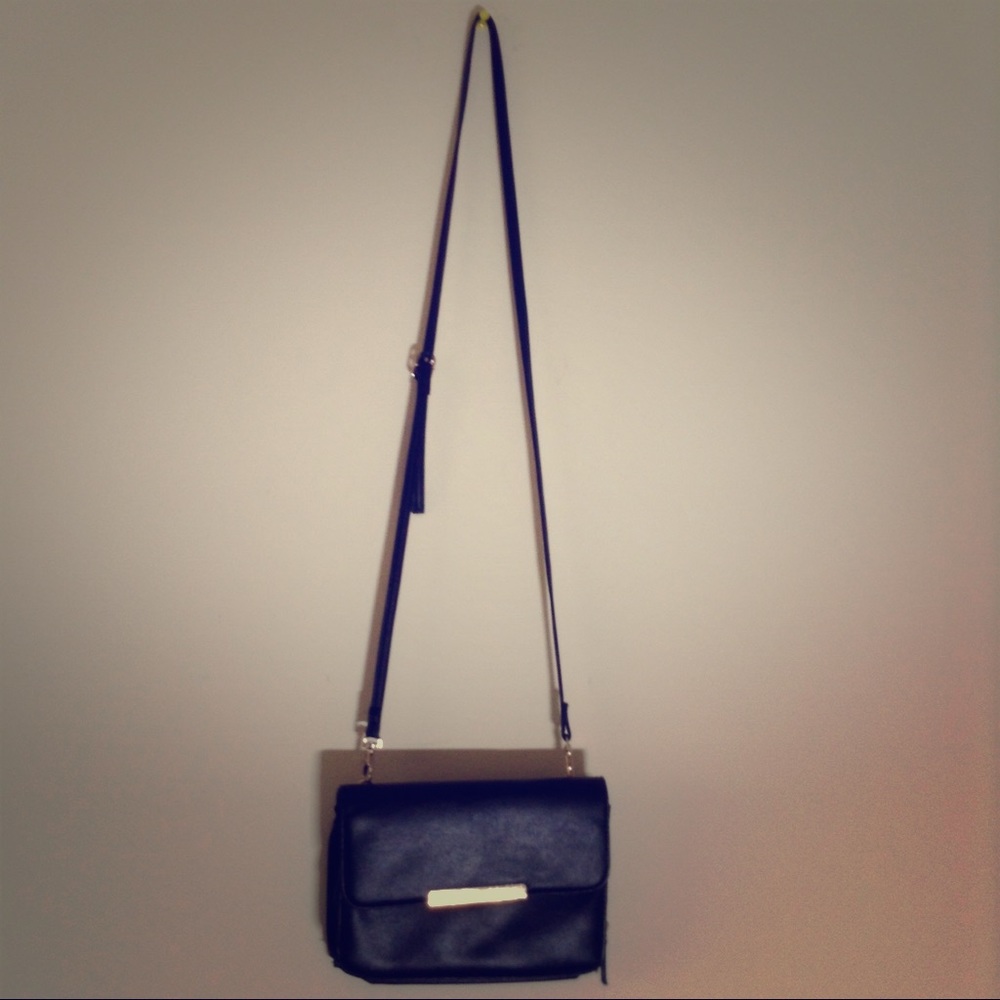 NWOT Attention cross body 2 compartment messenger