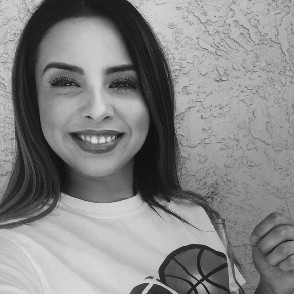 Meet your Posher, Clarissa - Picture 1 of 1