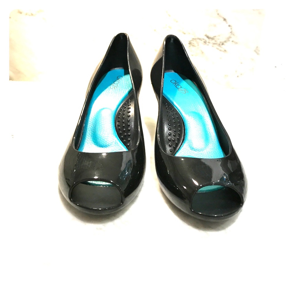 Oka B rubber shoes- NWOT