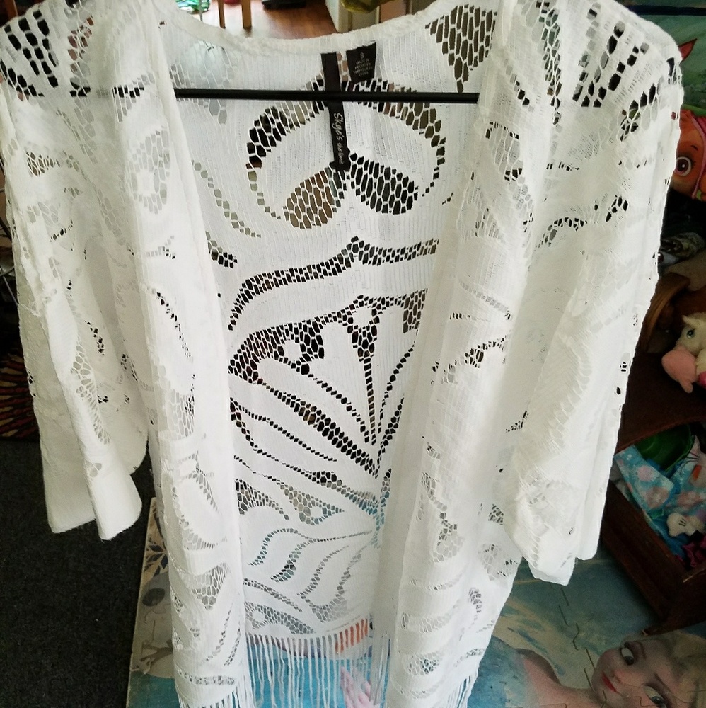 Crochet fringed kimono
