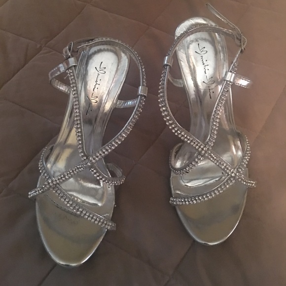 Rhinestone silver pageant heels. - Picture 1 of 4