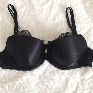 Like new black Soma bra!