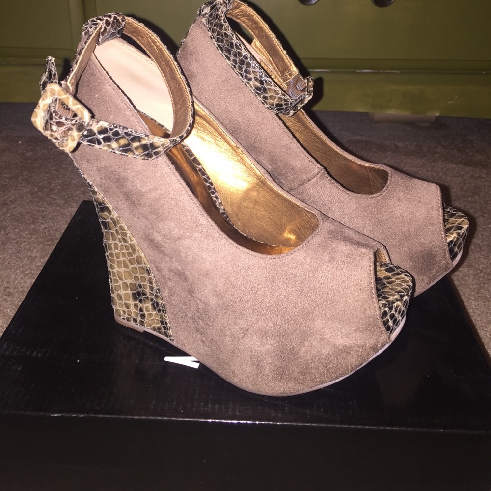 Wedge platform