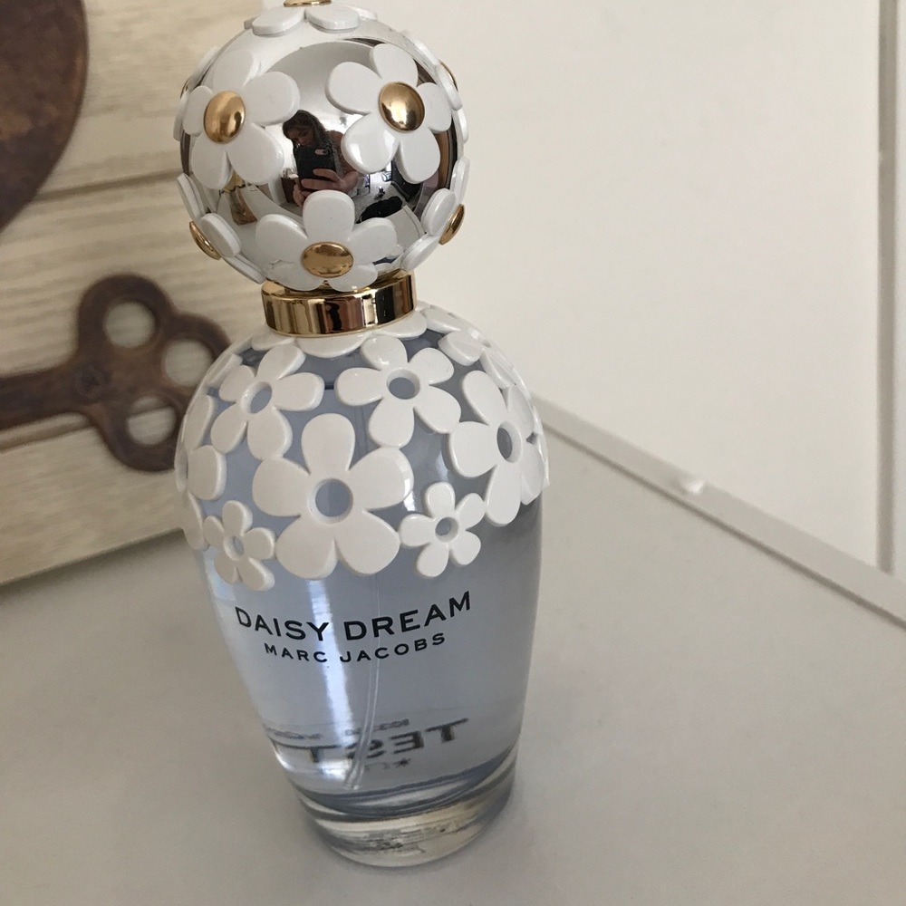 Daisy Dream by Marc Jacobs