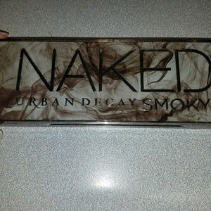 Urban Decay Smoky Palette