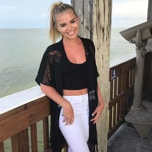 Meet your Posher, Alyssa