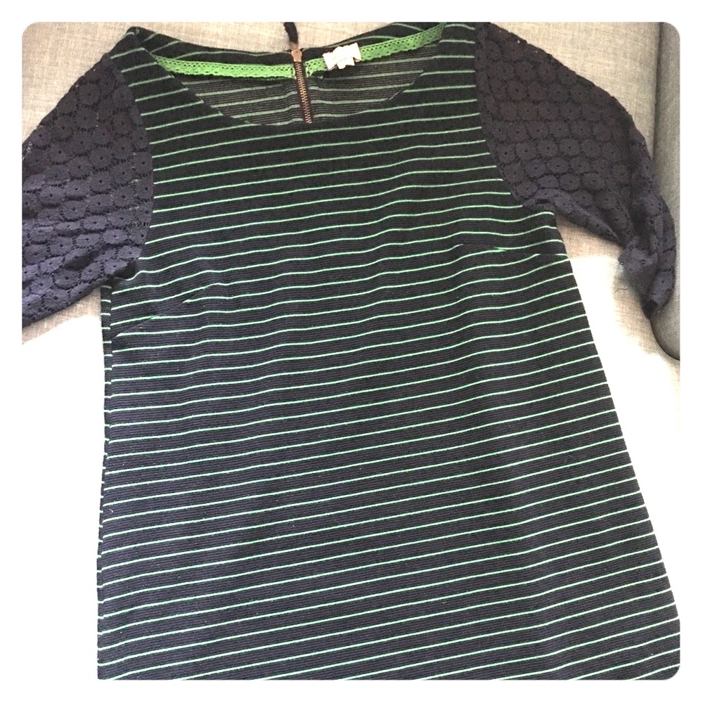 Anthropologie tunic with lace sleeves