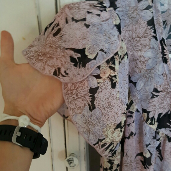 Lux Floral Button Up Blouse EEUC! - Picture 3 of 5