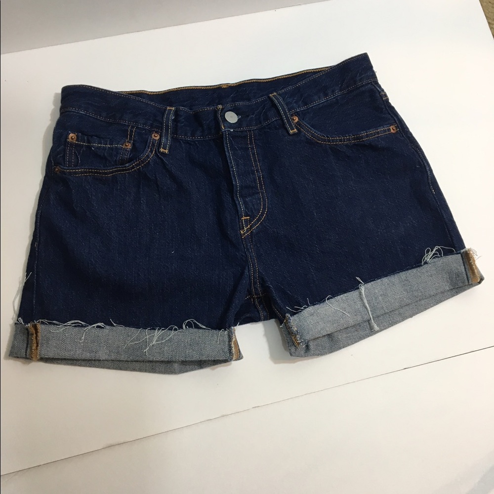 Levi cut off jean shorts 501 17 in-waist button up
