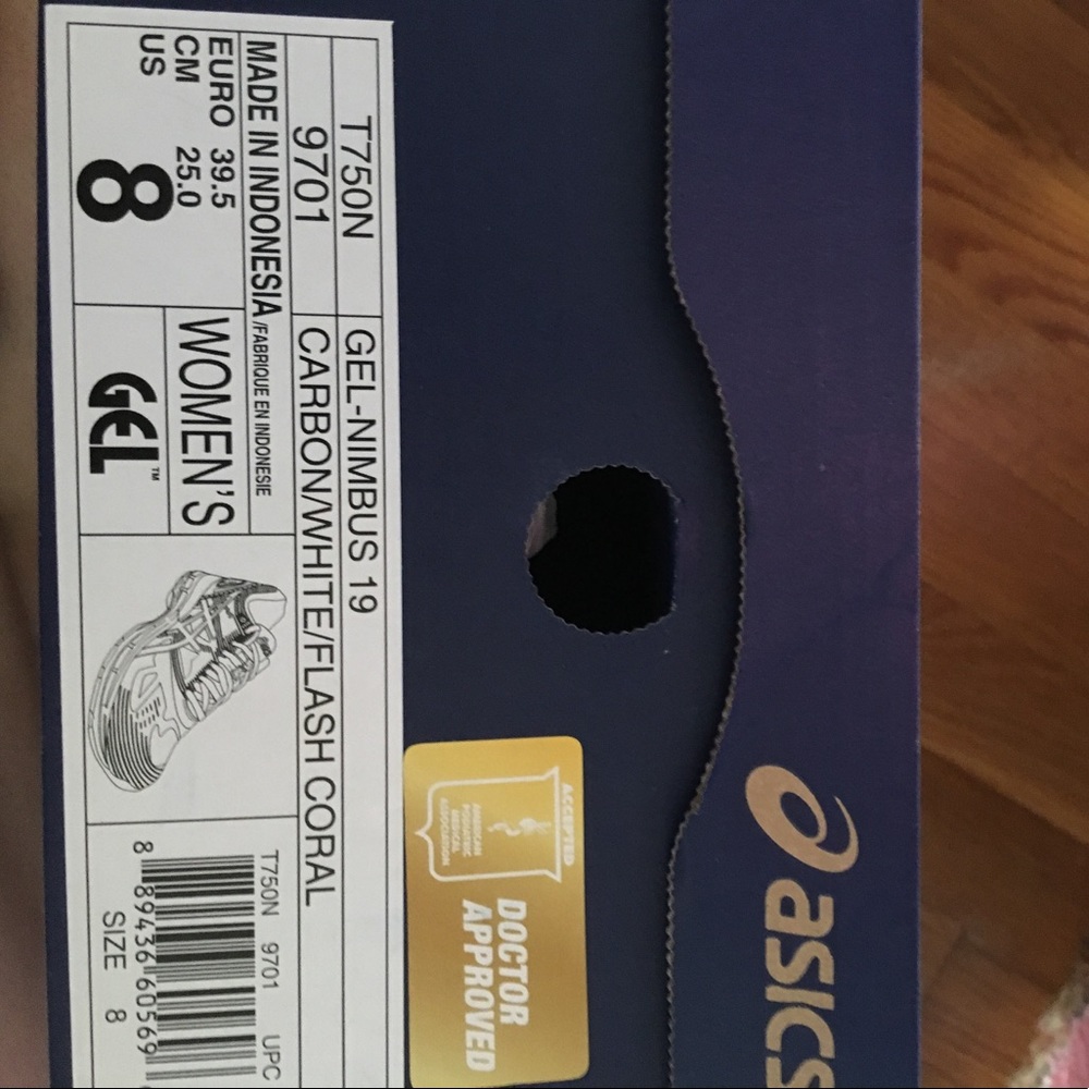 NIMBUS GEL 19 NEW IN BOX