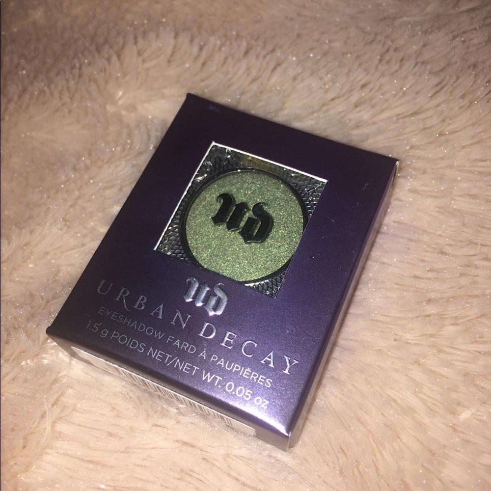 BRAND NEW Urban Decay eyeshadow