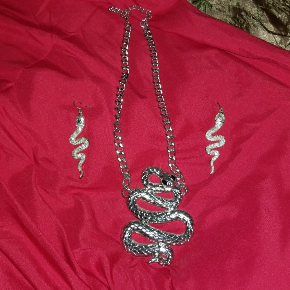 Neclace matching earrings
