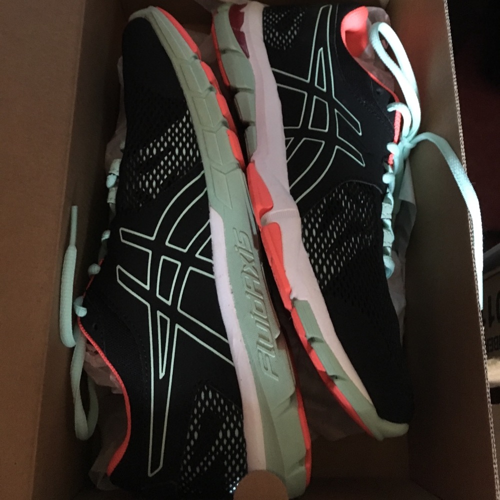 NWT CRAZE ASICS