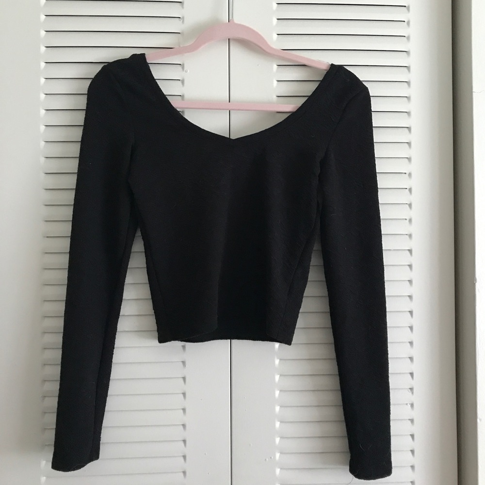 Black mesh long sleeve crop top nwot.