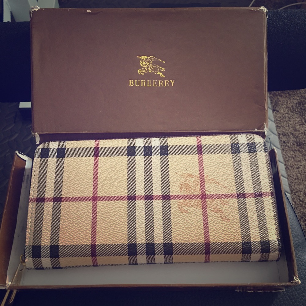 Burberry wallet
