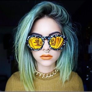 Meet your Posher, Aisha