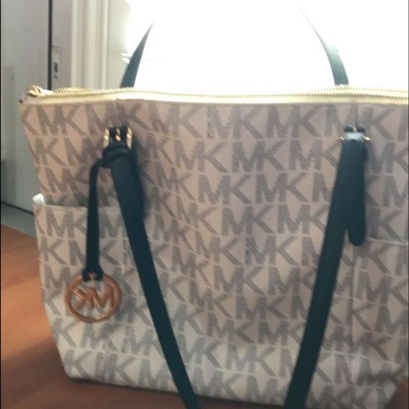 AUTHENTIC Michael Kors Signature handbag medium - Picture 3 of 4