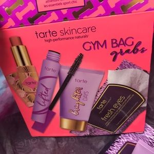 NIB Tarte Gym Bag Grabs