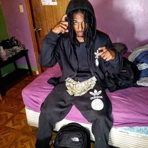 Meet your Posher, Manuel