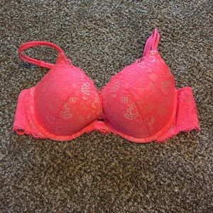 Victoria's Secret Very Sexy push-up bra