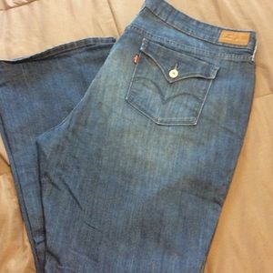 Levi's Women's Plus Bootcut Jeans EUC