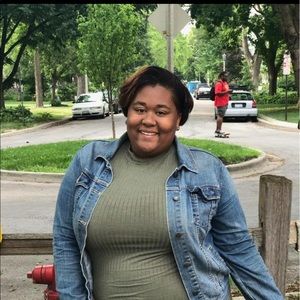 Meet your Posher, Jenia