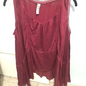 Cute Burgundy/Maroon Blouse!