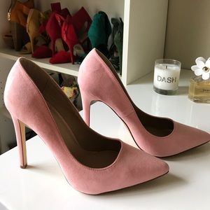 🆕 Pink Suede Pumps
