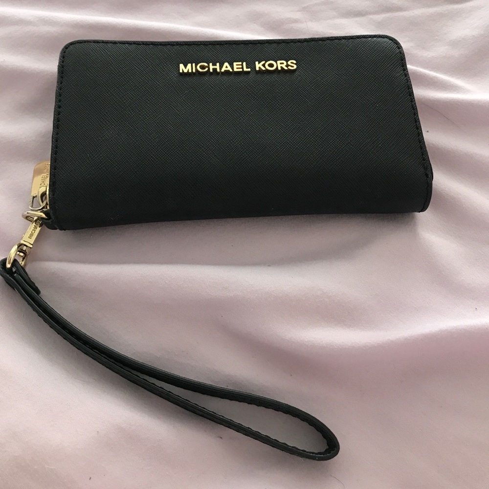 Michael kors jet set continental wallet