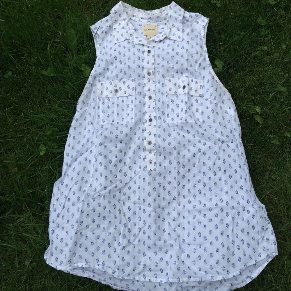 GH Bass Sleeveless Button-Up Top
