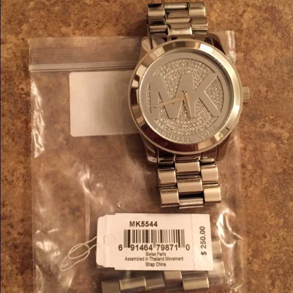 SOLD LOCAL- Michael kors watch - Picture 2 of 5