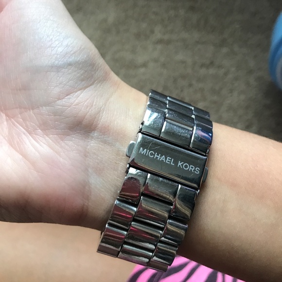 SOLD LOCAL- Michael kors watch - Picture 3 of 5