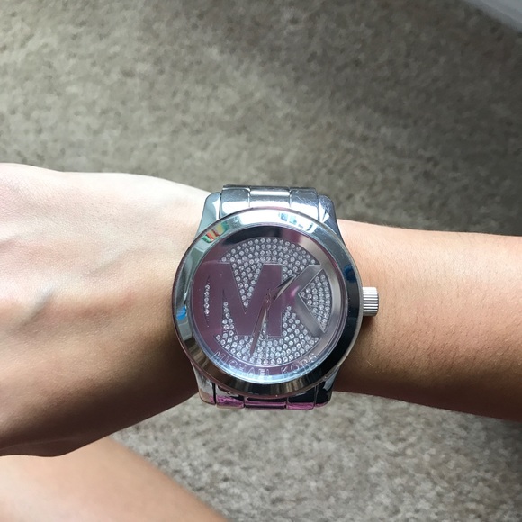 SOLD LOCAL- Michael kors watch - Picture 5 of 5