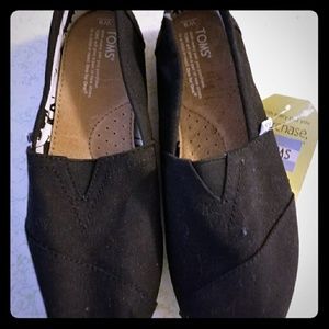 Toms black Shoe NWT