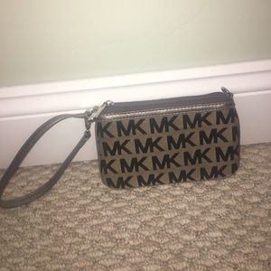 michael kors wristlet