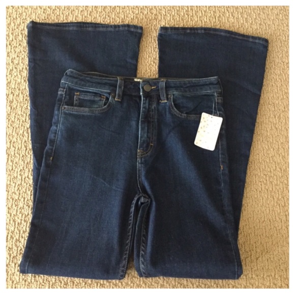Free People High Rise Stretchy Flared Jeans. NWT. - Picture 5 of 7