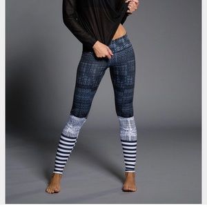 Onzie Graphic Legging S