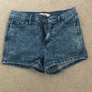 Highwaisted Hollister shorts